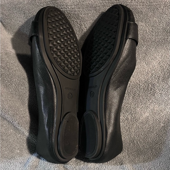 Flats - Picture 3 of 4